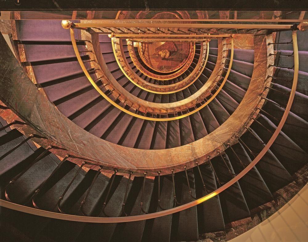 Hotel Elephant Weimar, Autograph Collection Ngoại thất bức ảnh Spiral staircase