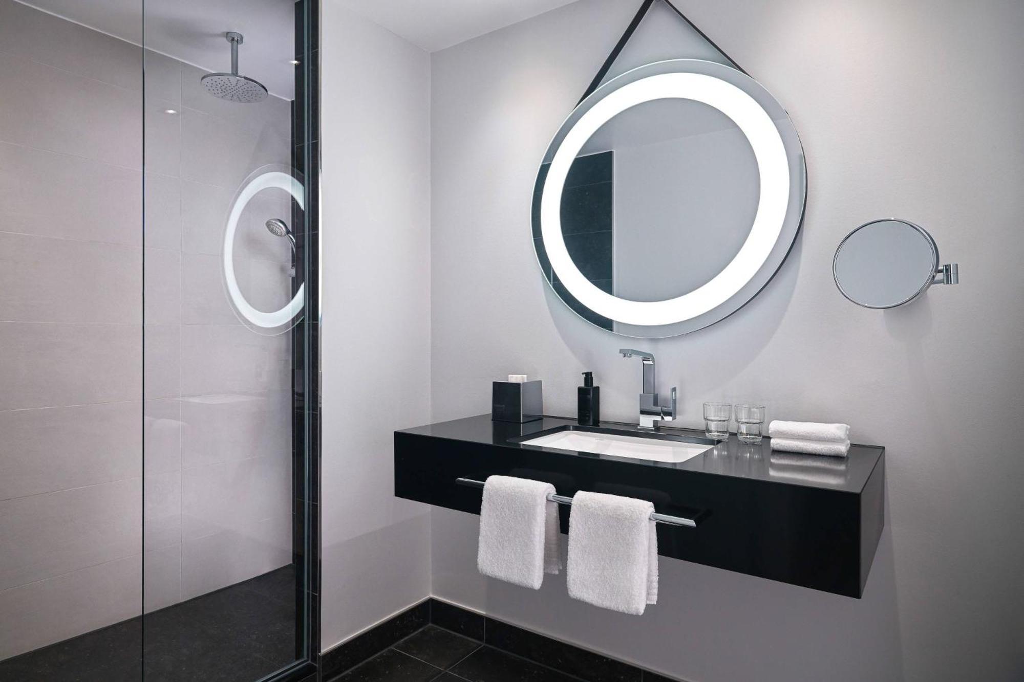 Hotel Elephant Weimar, Autograph Collection Ngoại thất bức ảnh Bathroom