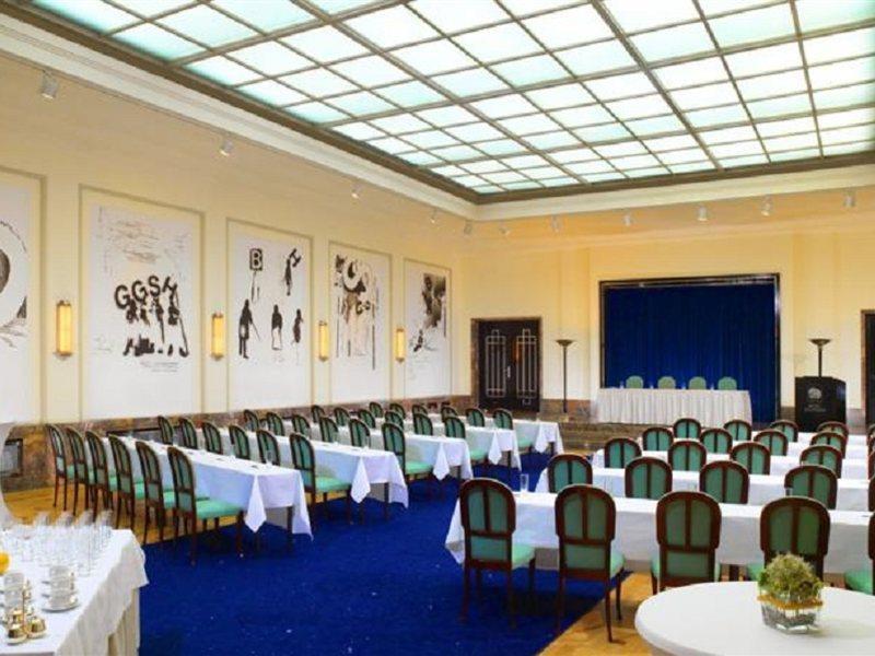 Hotel Elephant Weimar, Autograph Collection Ngoại thất bức ảnh The interior of the German Historical Museum